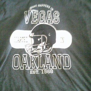 2XL Mens Las Vegas Raiders T-shirt-Good Condition-Freshly Washed-No Tags